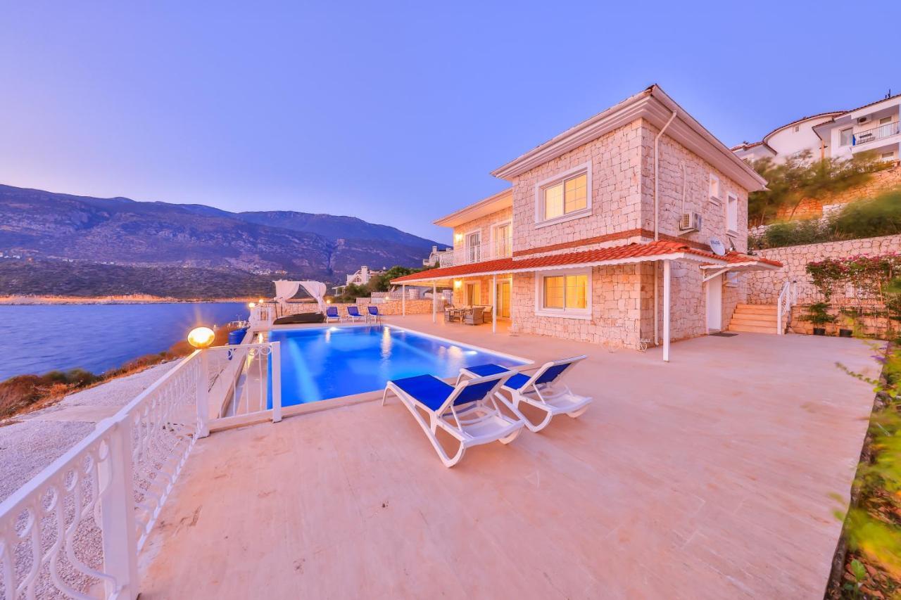 La Kumsal Denize Sifir Ve Ozel Havuzlu Dubleks Suit Kaş Esterno foto
